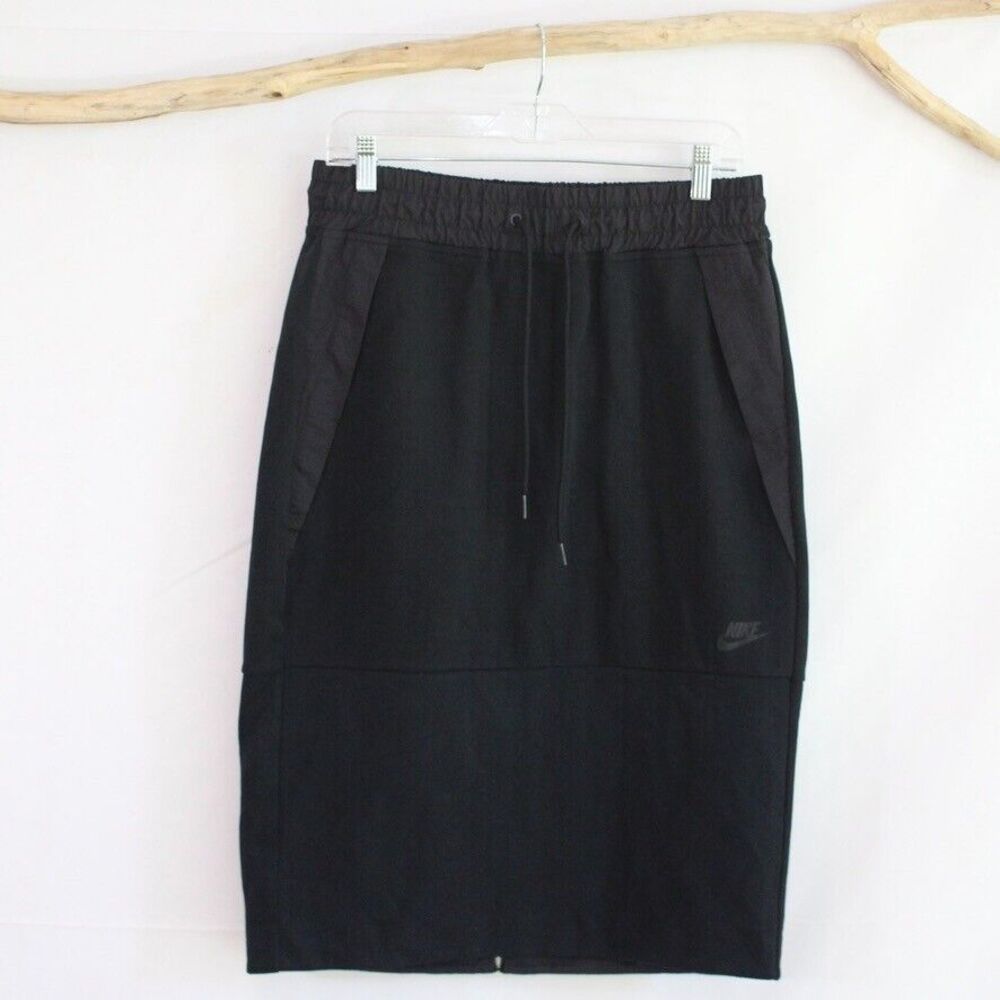 Nike Long Midi Modest Black Sport Skirt Size Medium M Elastic Waist Back Slit